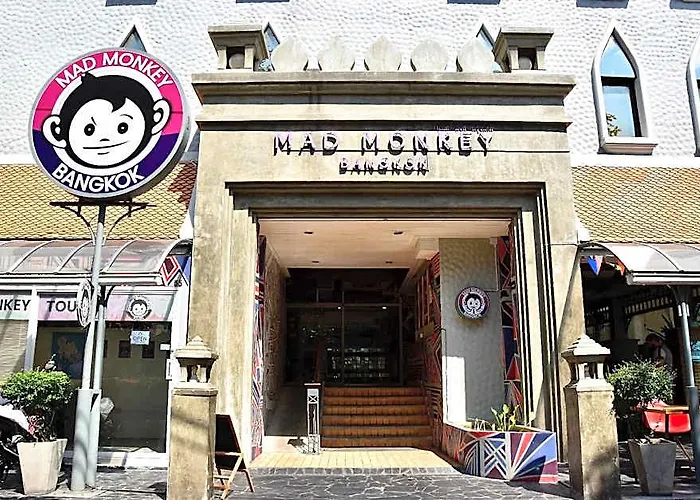 Mad Monkey @ Rambuttri Village Khaosan Area Hotel 2*