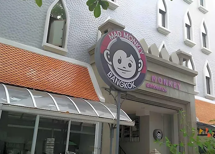 Mad Monkey @ Rambuttri Village Khaosan Area
