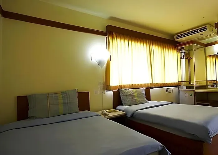 Hotel Mad Monkey @ Rambuttri Village Khaosan Area 2*